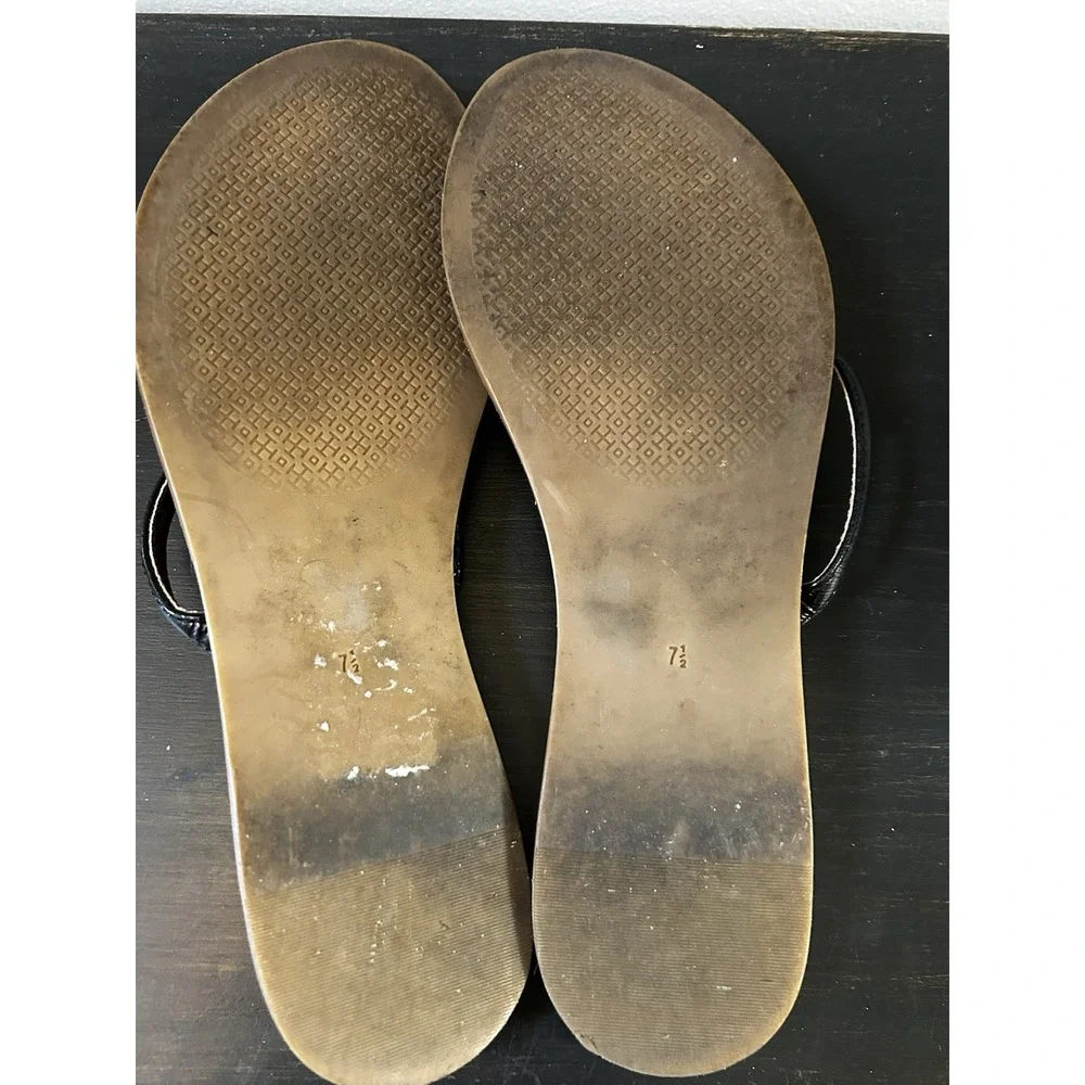 Tory Burch US 7.5 Black Leather Gold T‎ Logo Thong Flip Flop Sandal Shoes